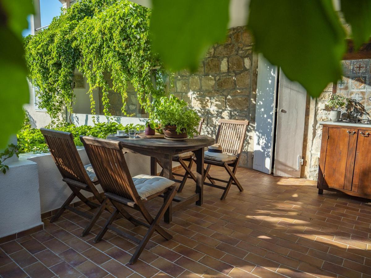 חוואר Central Art House Hvar מראה חיצוני תמונה